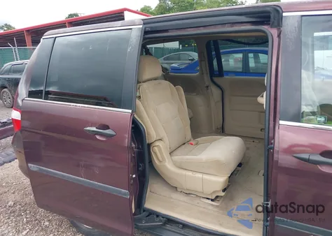 2007 Honda Odyssey Lx z USA, uszkodzony, nr VIN 5FNRL38217B011672